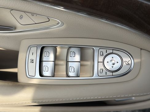 Used 2019 Mercedes-Benz S 560 Sedan image 26