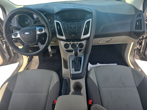 Used 2014 Ford Focus SE FWD image 9