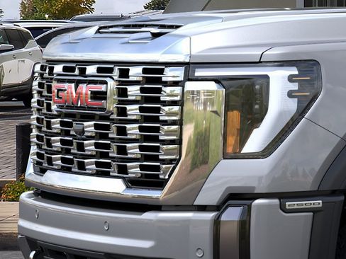 New 2026 GMC Sierra 2500 Denali w/ Denali Reserve Package AWD/4WD image 13