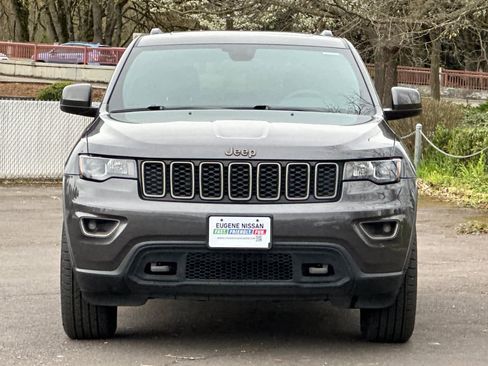 Used 2016 Jeep Grand Cherokee Laredo 75th Anniversary image 10