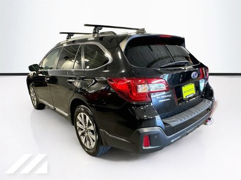Used 2019 Subaru Outback 2.5i Touring AWD/4WD image 6