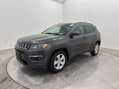 Certified 2019 Jeep Compass Latitude image 3