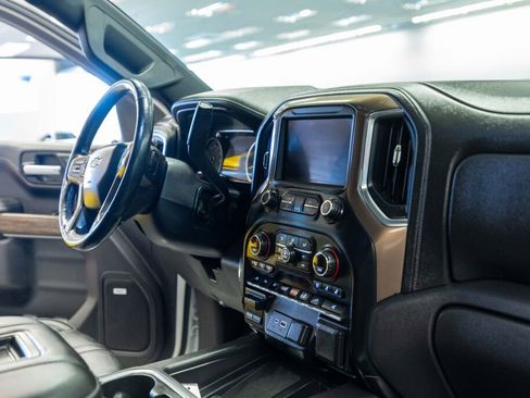 Used 2020 Chevrolet Silverado 1500 High Country w/ Technology Package image 15