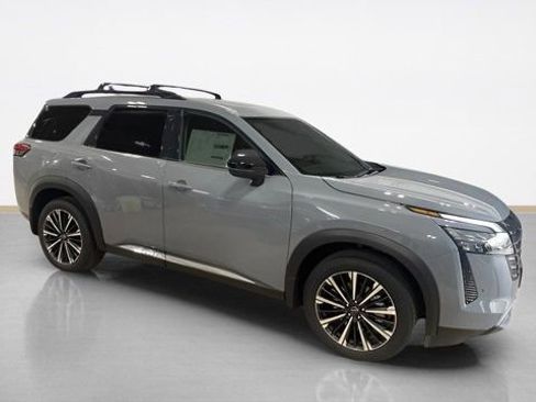 New 2026 Nissan Pathfinder Platinum w/ Cargo Package AWD/4WD image 6