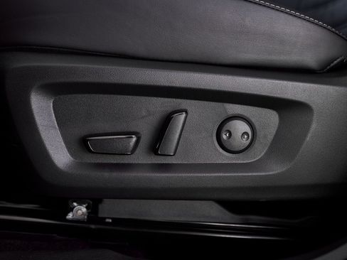 New 2025 Mitsubishi Outlander SE image 21