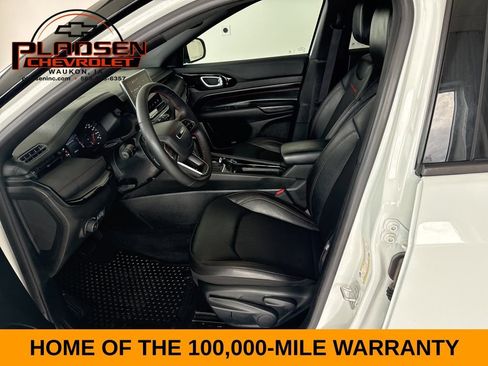 Used 2025 Jeep Compass Trailhawk AWD/4WD image 8
