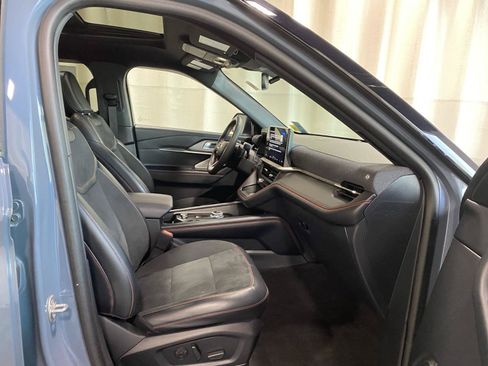 Used 2025 Ford Explorer ST AWD/4WD image 8