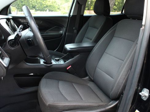Used 2023 GMC Terrain SLE w/ LPO, Floor Liner Package AWD/4WD image 16