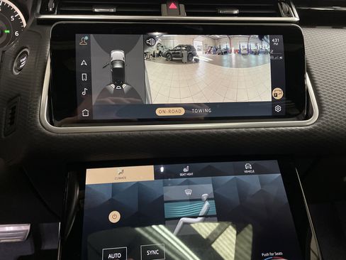 Used 2022 Land Rover Range Rover Velar R-Dynamic S image 16