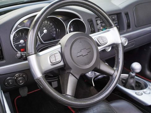 Used 2005 Chevrolet SSR w/ Preferred Equipment Group RWD image 45