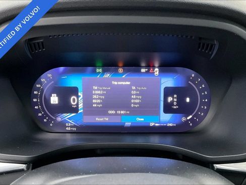 Certified 2026 Volvo XC60 B5 Plus AWD/4WD image 27