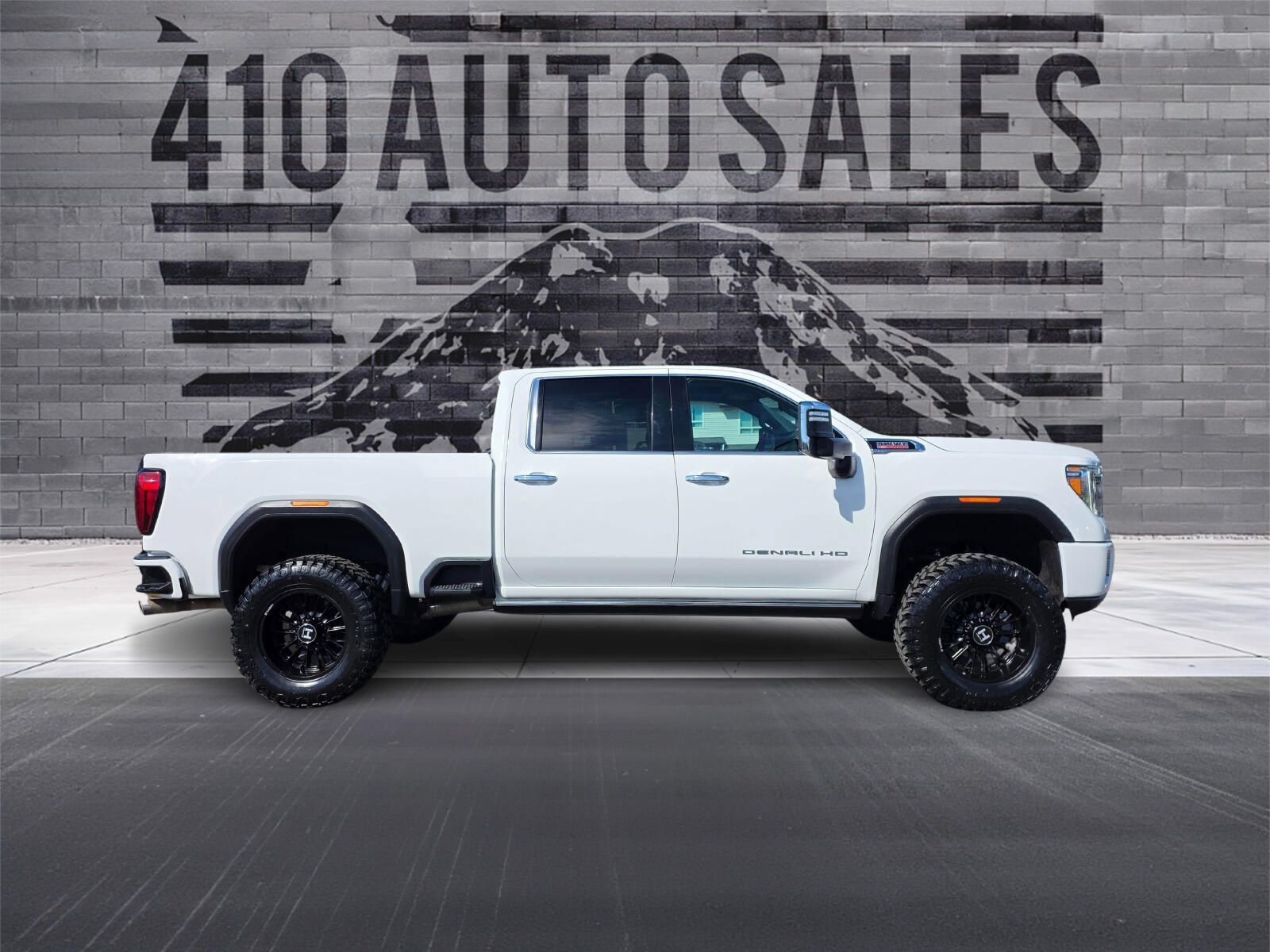 Used 2023 GMC Sierra 2500 Denali w/ Denali Ultimate Package AWD/4WD image 2
