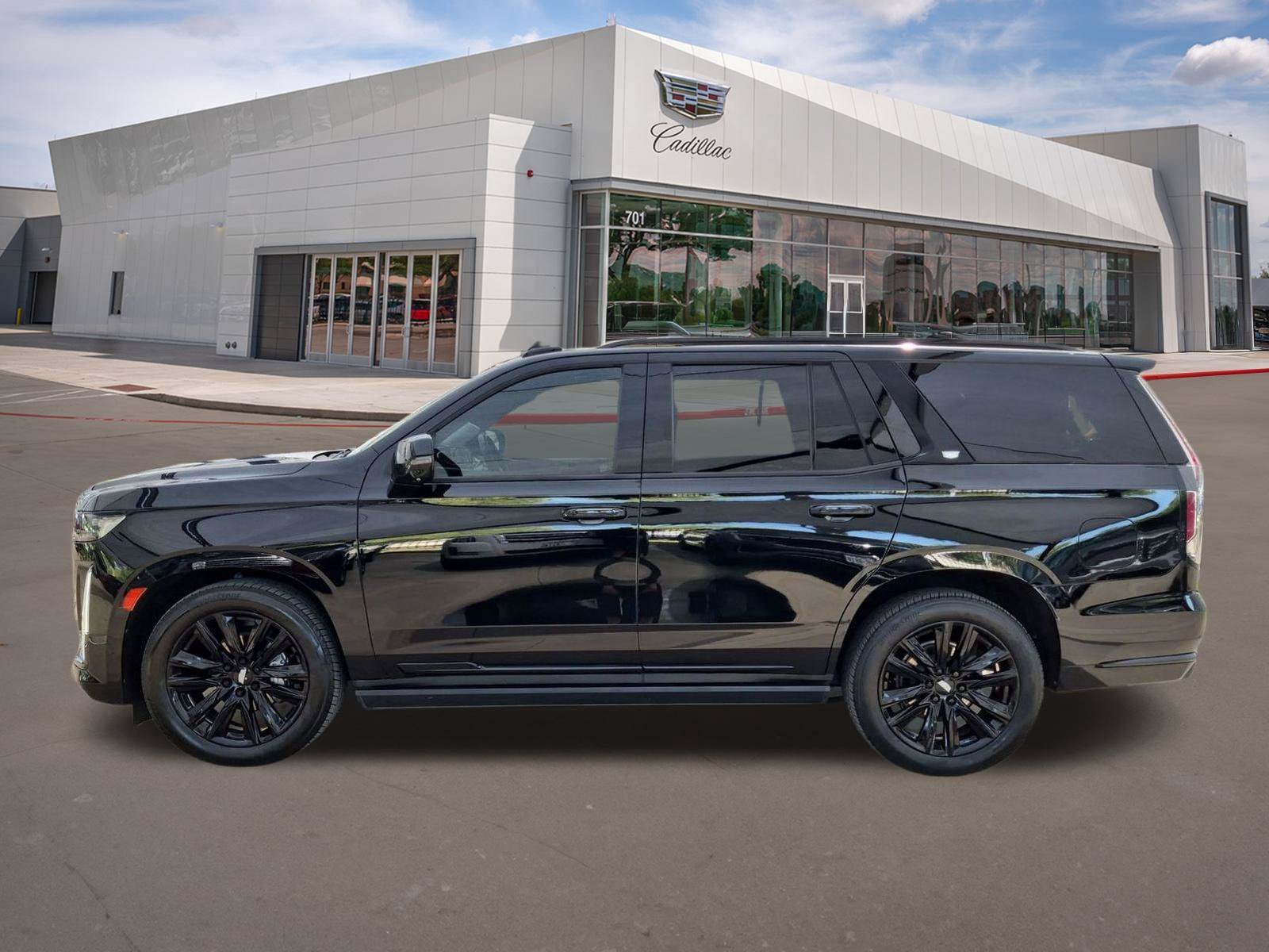 Used 2022 Cadillac Escalade Sport Platinum w/ Heavy-Duty Trailer Package AWD/4WD image 3