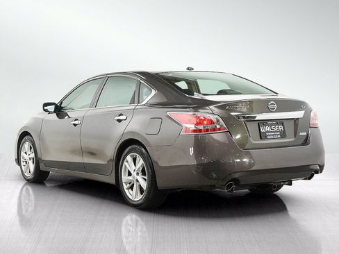 Used 2013 Nissan Altima 2.5 SV FWD image 3