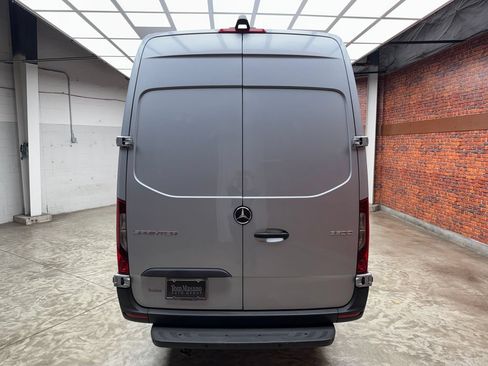 Used 2025 Mercedes-Benz Sprinter 3500 image 5