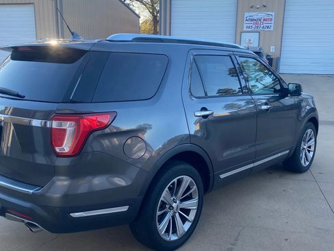 Used 2018 Ford Explorer Limited image 5