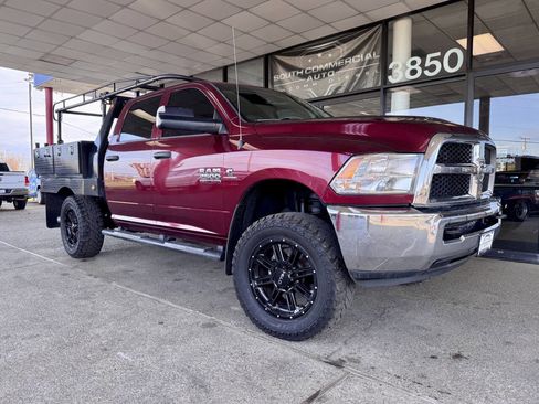 Used 2018 RAM 2500 Tradesman w/ Chrome Appearance Group image 4