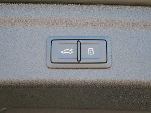 New 2025 Audi Q3 2.0T Premium image 6