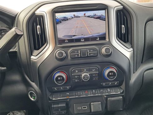 Used 2022 Chevrolet Silverado 1500 LTZ w/ Z71 Off-Road Package image 21