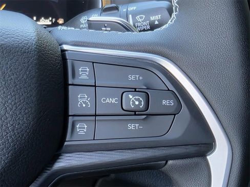 New 2025 Jeep Grand Cherokee Altitude image 26