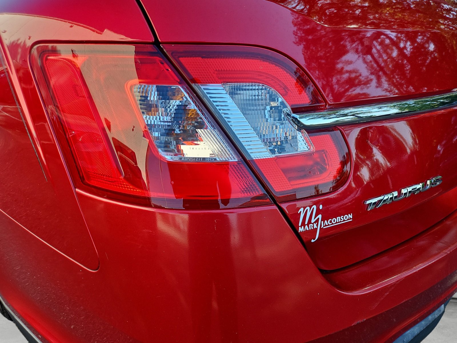 Used 2011 Ford Taurus SEL FWD image 18