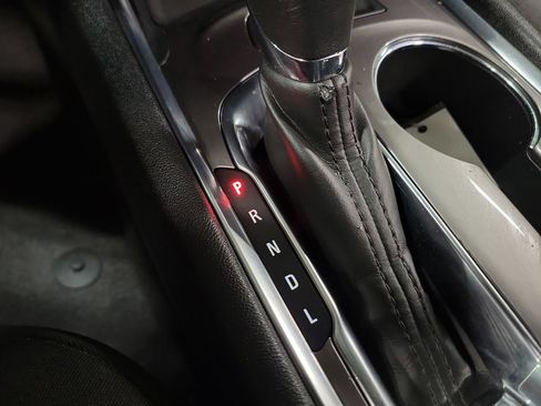 Used 2019 Chevrolet Malibu LT FWD image 17