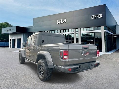 Used 2021 Jeep Gladiator Willys image 6