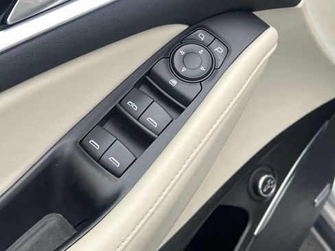 Used 2020 Buick Enclave Essence w/ Sound and Sites Package image 17