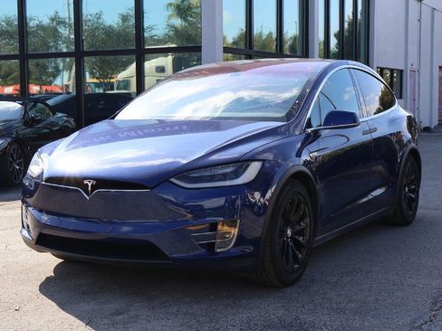 Used 2016 Tesla Model X 90D image 7