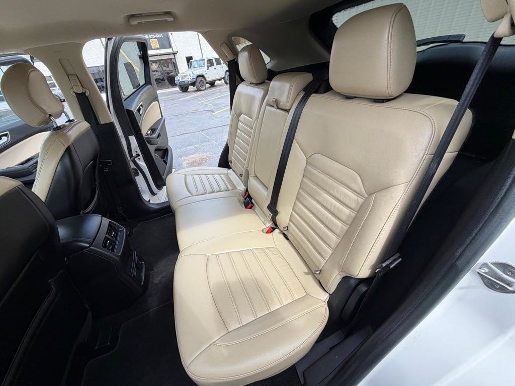 Used 2015 Ford Edge SEL w/ Equipment Group 201A AWD/4WD image 14