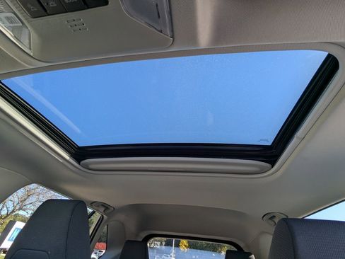 Used 2022 Toyota RAV4 XLE image 20