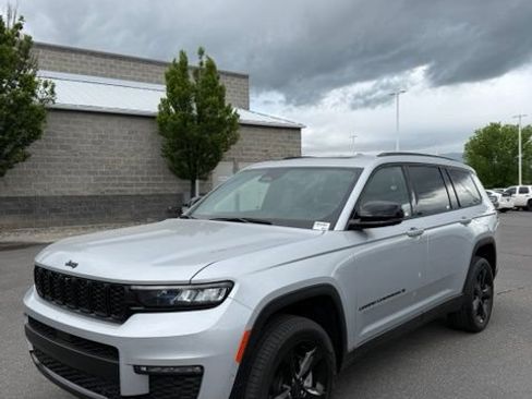 Used 2024 Jeep Grand Cherokee L Limited w/ Luxury Tech Group II AWD/4WD image 2