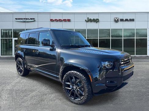 Used 2023 Land Rover Defender 110 X-Dynamic SE image 1