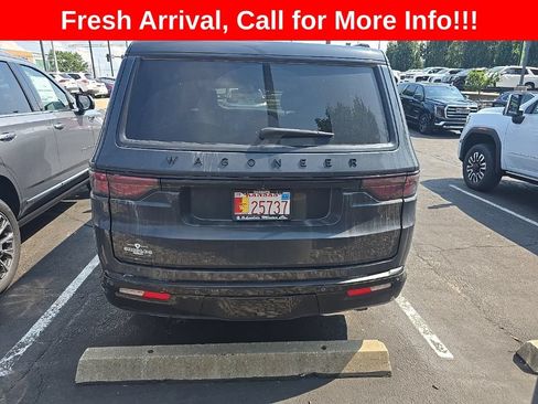 Used 2023 Jeep Wagoneer Series II AWD/4WD image 32