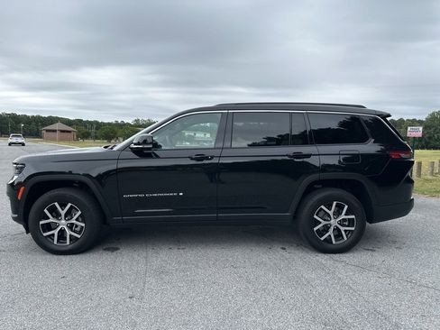 Used 2025 Jeep Grand Cherokee L Limited w/ Luxury Tech Group II AWD/4WD image 8