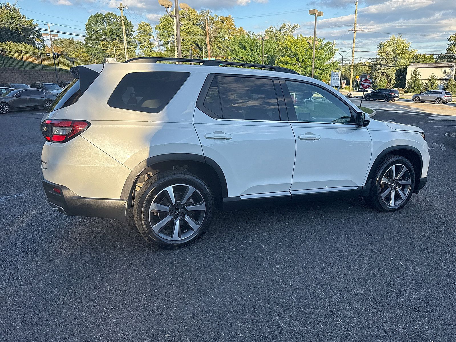 Used 2023 Honda Pilot Elite image 5