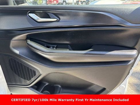 Used 2023 Jeep Grand Cherokee L Laredo AWD/4WD image 9