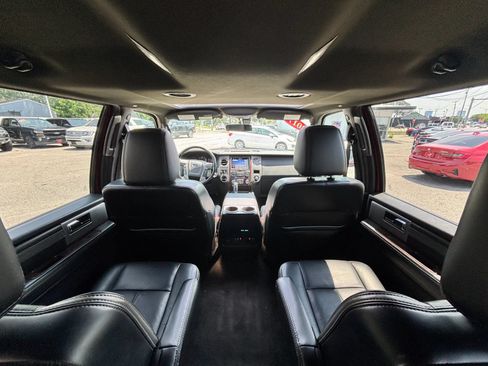 Used 2017 Ford Expedition Platinum RWD image 19