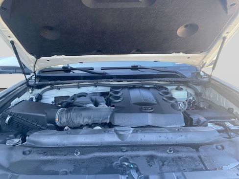 Used 2019 Toyota 4Runner Limited AWD/4WD image 33