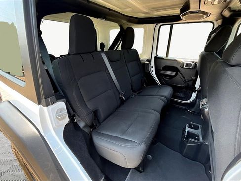 Used 2020 Jeep Wrangler Unlimited Willys image 27
