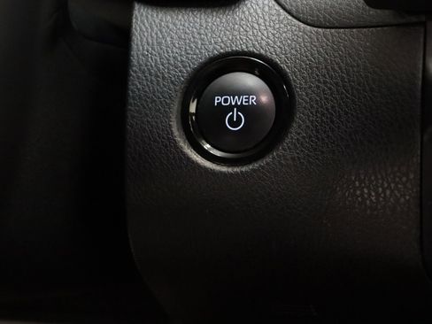 Certified 2025 Toyota Camry SE image 18