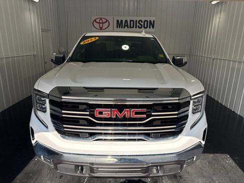 Used 2024 GMC Sierra 1500 SLT AWD/4WD image 5