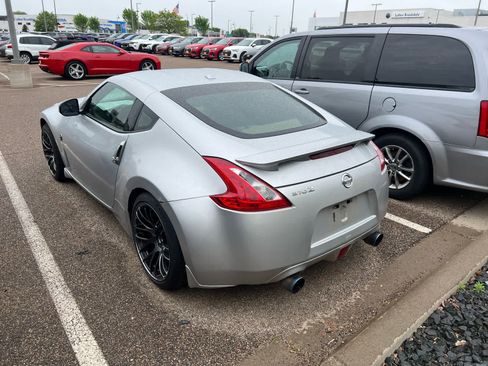 Used 2014 Nissan 370Z Touring w/ Sport Package RWD image 4
