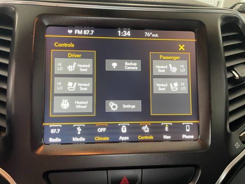 Used 2019 Jeep Cherokee Trailhawk w/ Cold Weather Group AWD/4WD image 14