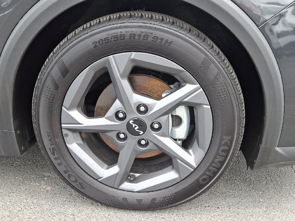 Used 2025 Kia K4 FWD image 8