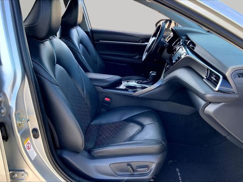 Used 2018 Toyota Camry XSE FWD image 9