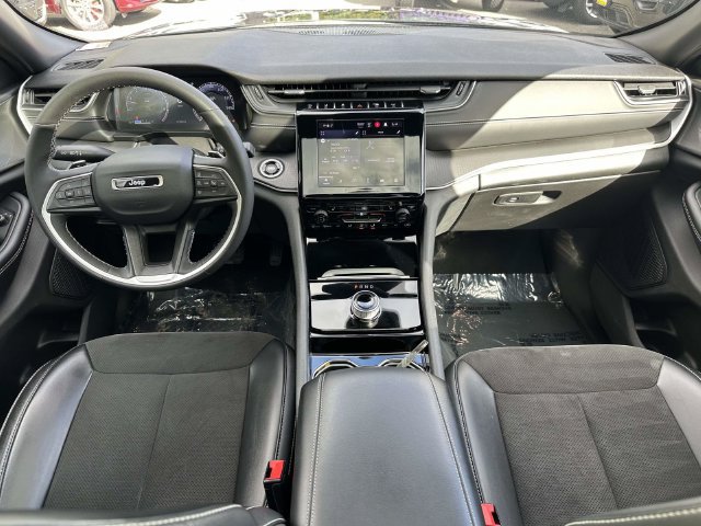 Certified 2023 Jeep Grand Cherokee Altitude AWD/4WD image 21