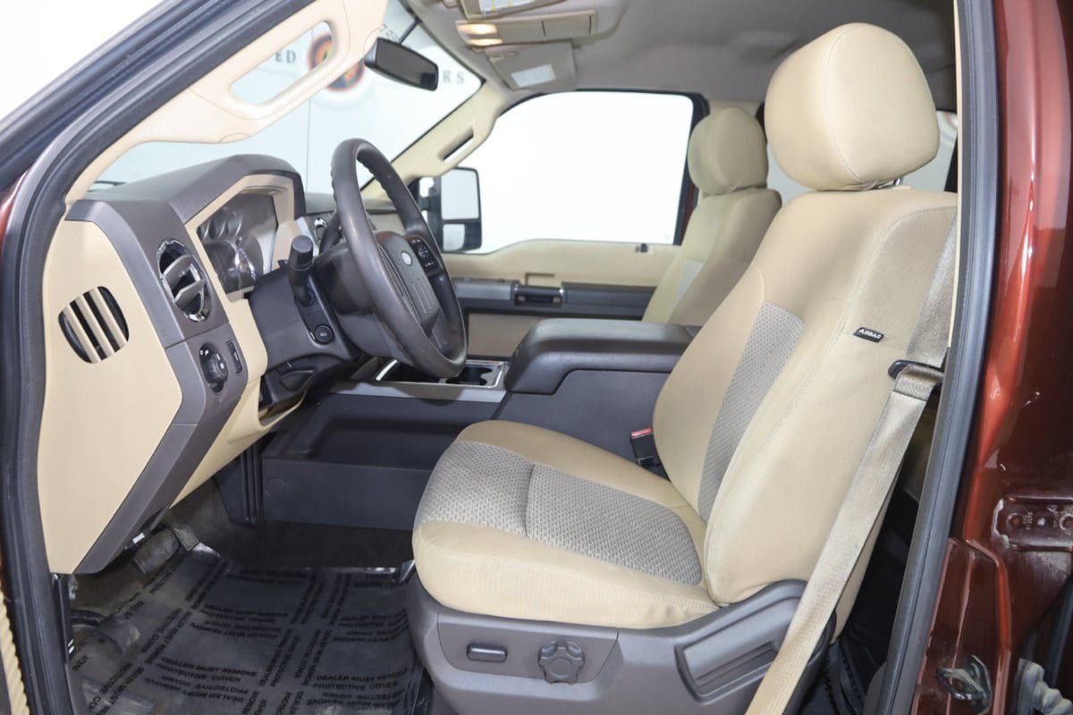 Used 2015 Ford F250 XLT w/ XLT Premium Package AWD/4WD image 9