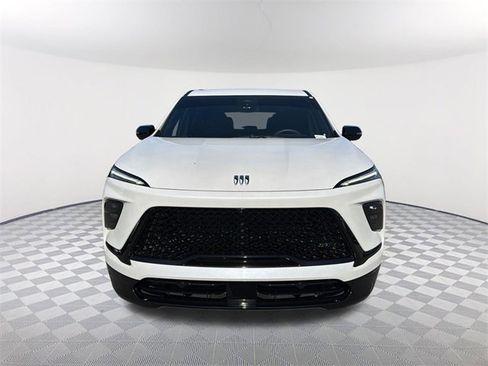 Used 2025 Buick Enclave Sport Touring image 2