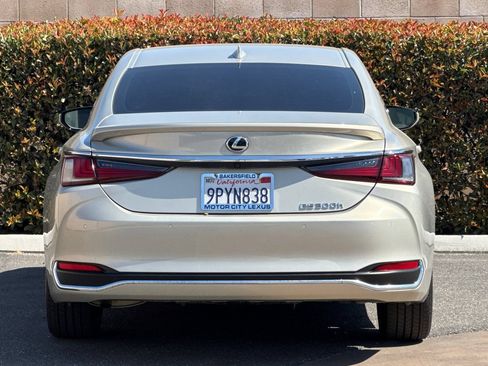 Certified 2025 Lexus ES 300h w/ Premium Package FWD image 5